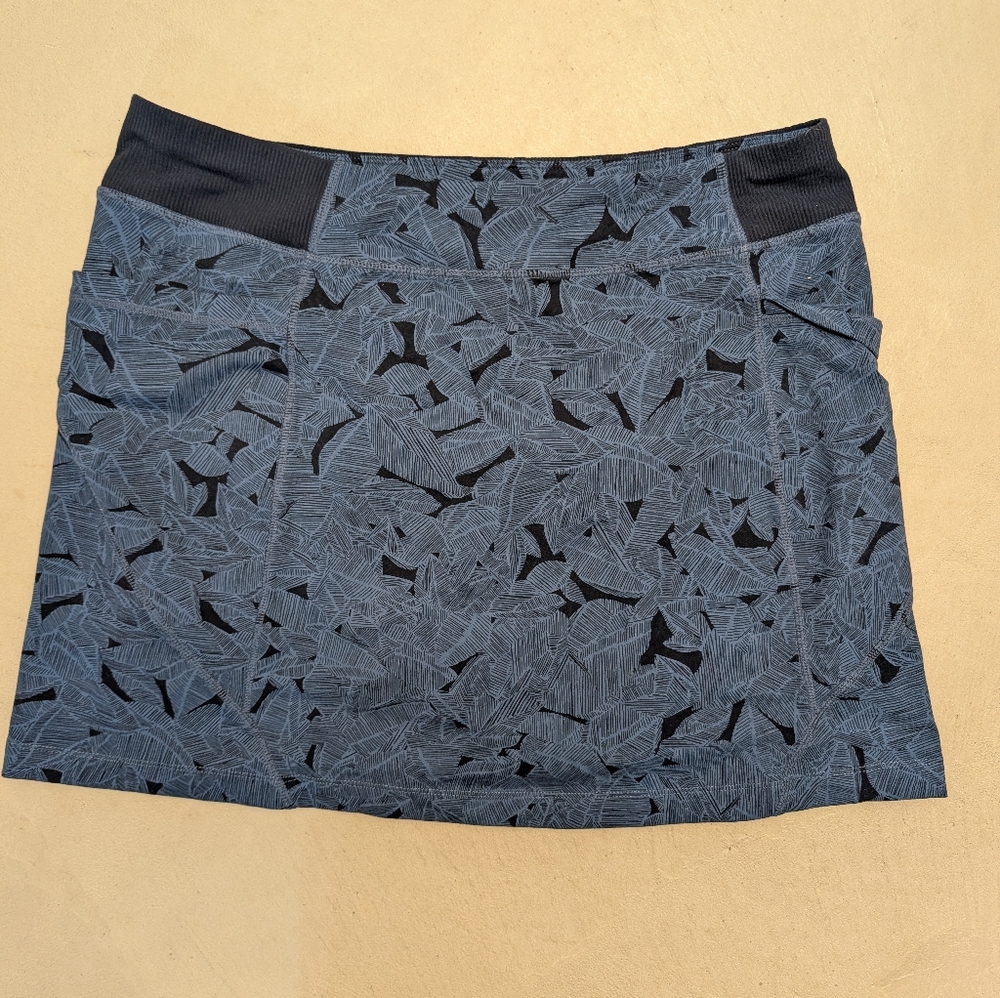 Title: Athleta Excursion Tropical Leaf Print Skort Blue XL